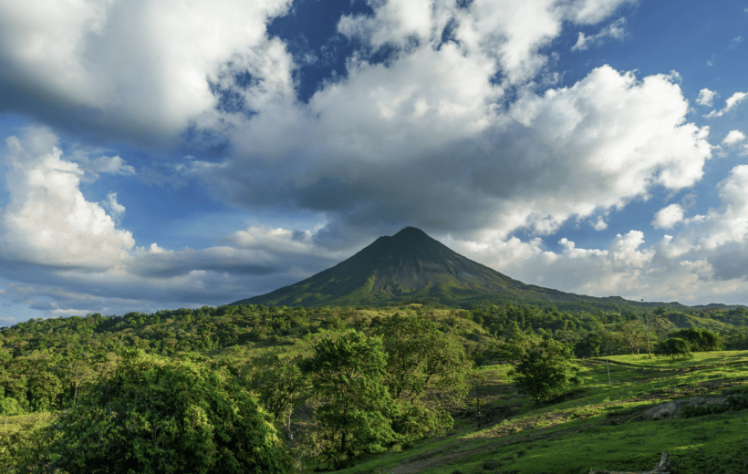 Arenal Volcano Helicopter Expedition from San Jose